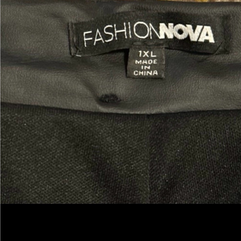 Fashion Nova Curve pleated leather skirt Size 1xl (Cart  J-108) - Picture 3 of 4